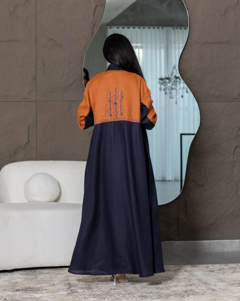 Linen Abaya in navy and camel IB199